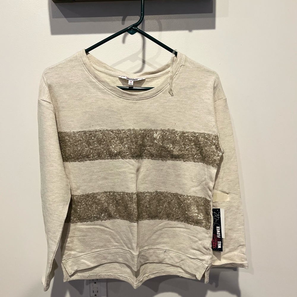 Long sleeve with sequins size medium NWT